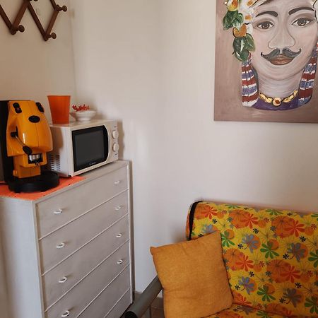 Ferienwohnung La Vecchia Badessa A Due Passi Dal Mare Macari Exterior foto
